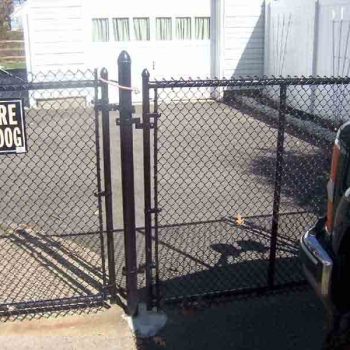 chain-link-pet-fence